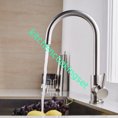 Het geborstelde van de de Tapkraan Gemakkelijke Installatie van de Oppervlakte Moderne Gootsteen Lange Gebruikende Leven