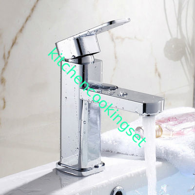 形づくサーモスタットの現代流しのコック304のステンレス鋼の物質的な正方形