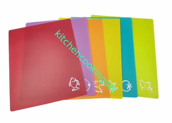 Placa de pão de bambu natural, placa de desbastamento de madeira ajustada com as esteiras funcionais do silicone